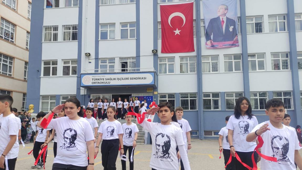 19 Mayıs Atatürk'ü Anma, Gençlik ve Spor Bayramı okulumuzda coşkuyla kutlandı. 